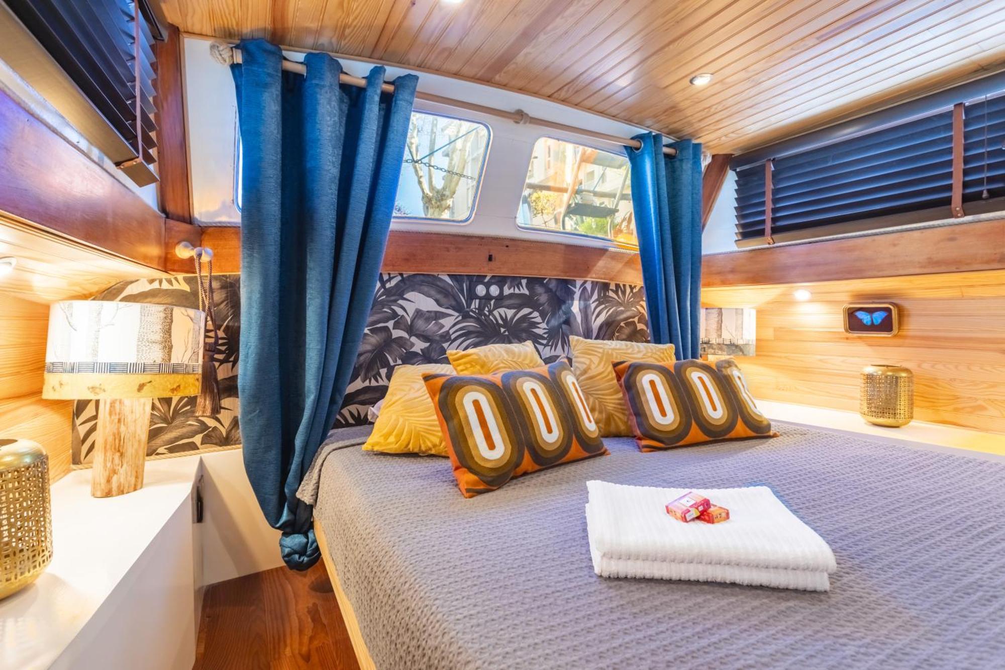 Готель Bateau Le Nubian Нарбонн Екстер'єр фото